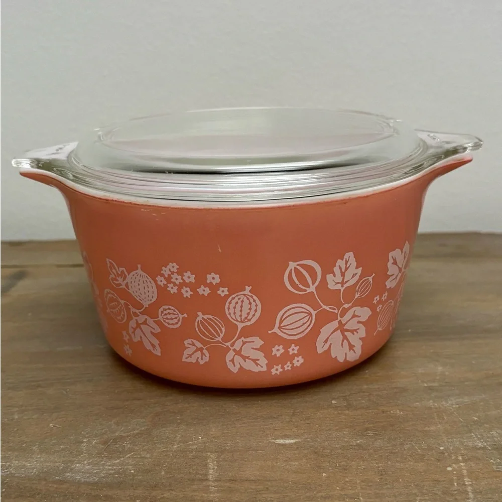 Vintage Pyrex Gooseberry Pink 473 1 Quart Round Covered Casserole dish with lid - Picture 4 of 15